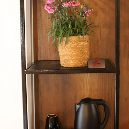 מלון Ador Boutique