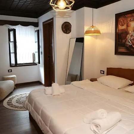 מלון Ador Boutique