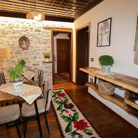 Ador Boutique Hotel *