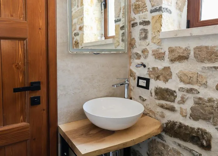 Ador Boutique Hotel